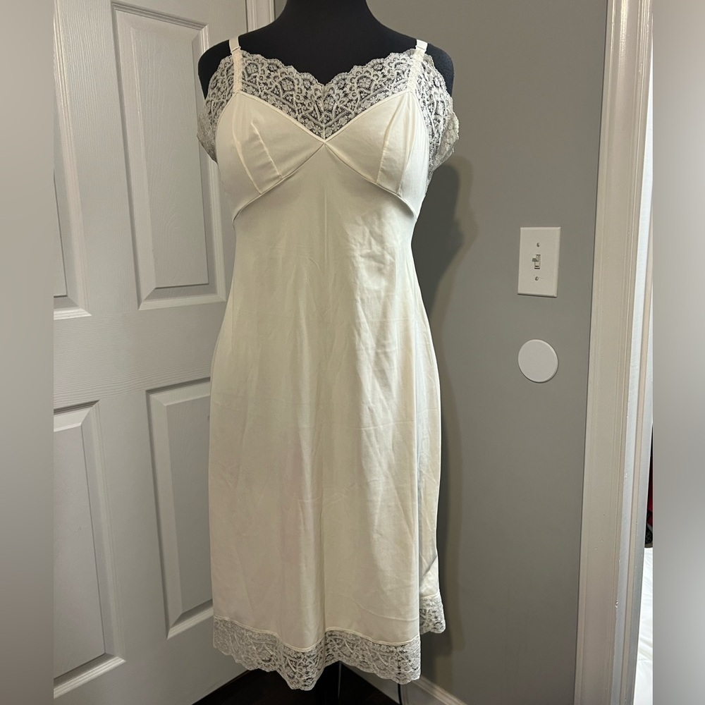COPY - Vintage hand sewn full slip with pretty lace accents